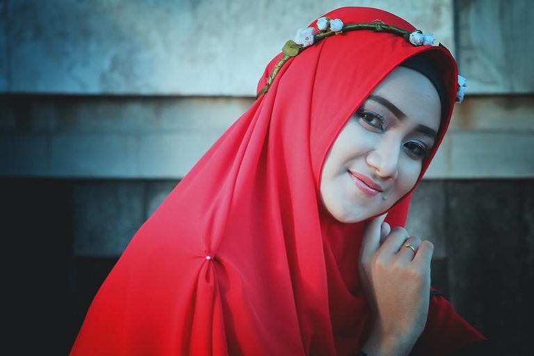 Cantik Adalah Fitrah Wanita, Tak Usah Menarik Perhatian Dengan Aurat Terbuka, Cukup Dengan ...