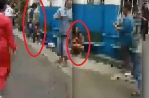 Perempuan Ini Ditelanjangi Sejumlah Lelaki, Lalu Ditendang Hingga Menangis Tutupi Bagian Tubuhnya, Ini Videonya!