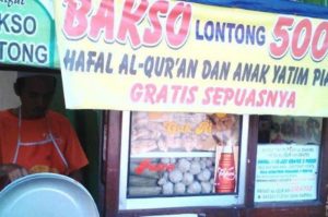 Di Warung Bakso ini Gratis Makan Sepuasnya Bagi Yang Hafal Alquran