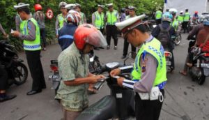 Awas Hari Ini Pelanggar Lalu Lintas akan Mulai Ditilang. Berikut 15 Pelanggaran yang Akan Jadi Sasaran Tilang