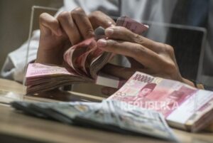 Benarkah Bekerja di Bank Haram dan Harus Cari Kerjaan Lain?