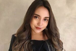 Sudah Pindah Agama Tapi Masih Pajang Foto Berhijab, Ini Penjelasan Salmafina Sunan