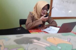 “Kalau Pakai HT, Orangtua Siswa Tidak Perlu Membeli Kuota Internet”