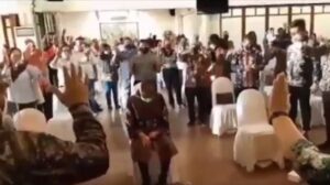 Viral Video Wali Kota Surabaya Risma ‘Dibaptis’, Benarkah? Cek Disini Faktanya