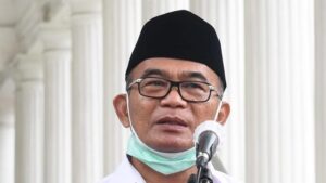 Muhadjir: Sesama Keluarga Miskin Besanan, Lahir Keluarga Miskin Baru