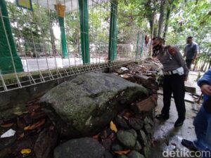 Kisah Jenazah Wali Sulit Diangkat dan Batu Terus Membesar di Ciamis