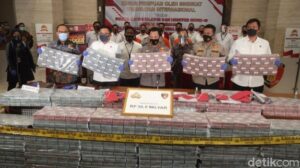 Penampakan Duit Rp 56 Miliar Hasil Kejahatan COVID-19