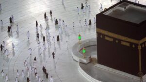 Begini Suasana Hari Pertama Umrah di Makkah Usai Ditutup karena Corona