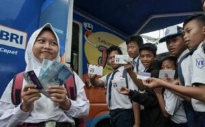 Berikut Syarat Daftar Bantuan Pelajar dan Mahasiswa Rp 1 Juta Dari Kemendikbud
