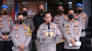 7 Jenderal Polisi saat Pengumuman Habib Rizieq Tersangka