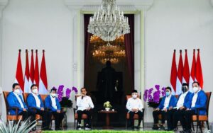 Prabowo-Sandiaga Jadi Menteri Jokowi, Warganet Bikin Meme Lucu