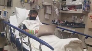 Ngotot Kerja Meski Sakit, Pria Ini Meninggal dalam Keadaan Memangku Laptop