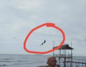Ngabalin Unggah Foto Sriwijaya Air Jatuh Tertangkap Kamera, Begini Penjelasan Roy Suryo