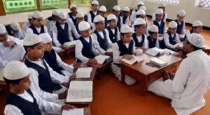 Sekolah Islam Dihapus, Menteri Bilang: Kita Butuh Lebih Banyak Dokter daripada Imam Masjid