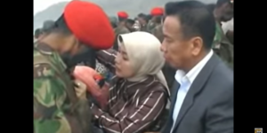 Sekarang Sudah Perwira, Ini Momen Anak Miing Bagito saat Pembaretan Kopassus