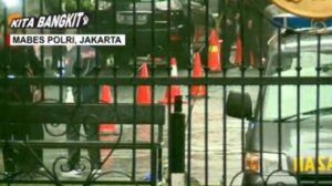 Jasad Terduga Teroris Perempuan di Mabes Polri Difoto-foto