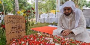 ‘Kembaran’ Minta Maaf ke Syekh Ali Jaber di Atas Makamnya, Bersumpah Atas Nama Allah