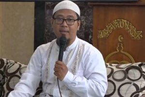 Kenapa Mencabut Uban Dilarang, Sementara Menyemir Rambut Dibolehkan?