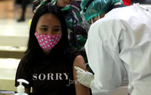 Usai Disuntik Vaksin AstraZeneca, Sejumlah Warga Sulut Demam, Menggigil, Sakit Kepala, Lemas