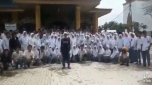 Heboh Video Pelajar Serukan Bebaskan Rizieq, Ini Kata Bupatinya