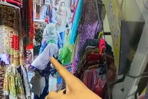 Wanita Ini Terekam CCTV saat Berbuat Aksi Tak Terpuji, Videonya Viral, Tuh Lihat