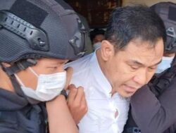 Mantan Petinggi FPI Munarman Ditangkap Densus 88 Polri Terkait Baiat Teroris