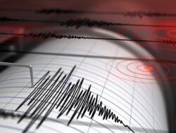 Gempa Bermagnitudo 7,2 Guncang Nias Barat, Masyarakat Panik Keluar Rumah