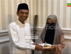 Ustaz Abdul Somad Rayakan Milad Bersama Fatimah, Mesra Sekali