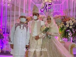 Riasan Wajah Fatimah Az Zahra Istri UAS Saat Resepsi Jadi Sorotan
