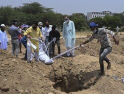 Penggali Kubur di India tak Bisa Berpuasa, Saking Banyaknya Mayat Hingga Bekerja 24 Jam
