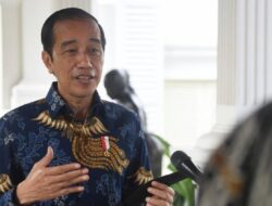 Pakar Gestur Ungkap Makna Senyum Jokowi Saat Sikapi BEM UI