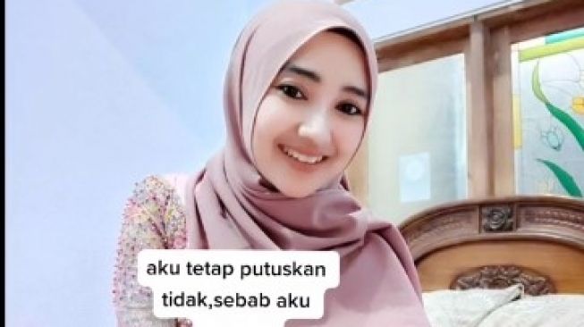 Sang Ustaz Memohon Sampai Berlutut, Wanita Ini Tetap Batalkan Pernikahan di Mekkah