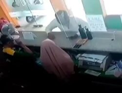 Terekam CCTV, Viral Aksi Pria Lepas Paksa Jilbab Wanita Pegawai BMT di Karanganyar
