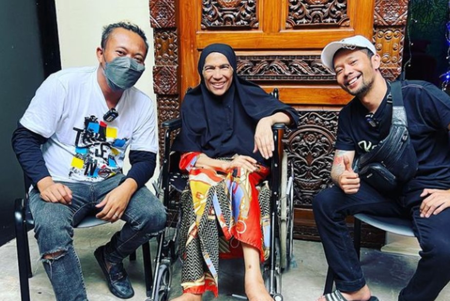 Dijenguk Sule, Dorce Gamalama Bingung: Mohon Maaf, Ini Siapa Ya?