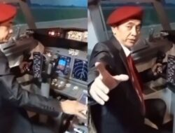 Aksi Lord Rangga Eks Sunda Empire Duduk di Kursi Pilot, Mengaku Hendak Terbang ke Rusia Demi Bela Bumi