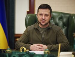 Ukraina Menyerah?, Menyatakan Tak Lagi Mendesak Keanggotaan NATO