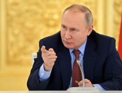 Putin Umumkan Daftar “Musuh” Rusia