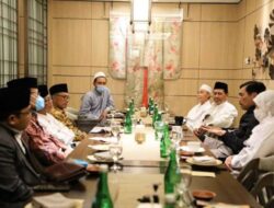 Luhut Temui Kiai-kiai di Surabaya, Ada Apa?