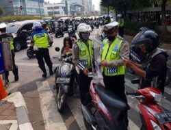 Jangan Harap Modal KTP Bisa Selamat dari Razia, Kalau Enggak Bisa Tunjukkan SIM dan STNK, Polisi akan Lakukan Hal Ini