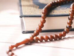 Awas! Lafaz Sholawat Semacam Ini Termasuk Dosa, Begini Bacaan yang Benar Kata Gus Baha