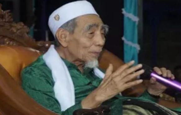 Ijazah Mbah Moen, Baca Wirid ini Setelah Sholat Insya Allah Rezeki Mendatangimu Tanpa Dicari