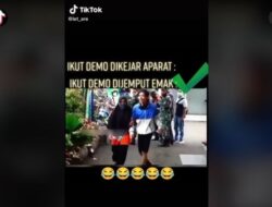 Viral! Pemuda Dijemput dan Diseret Pulang Oleh Ibunya Saat Ikut Demo, Reaksi Pasrahnya Bikin Warganet Kagum