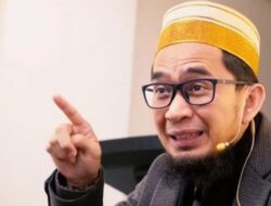 Baca Saat Sujud! Satu Doa Pendek Ini Untuk Datangkan Rezeki Melimpah Kata Ustadz Adi Hidayat