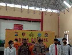 Turunkan Bendera Merah Putih di Kantor Bupati, 4 Mahasiswa Jadi Tersangka, Terancam 5 Tahun Penjara