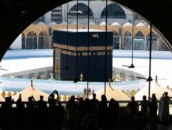 Bukan Karena Medan Magnet, Ternyata Ini Alasan Pesawat Tidak Boleh Terbang di Atas Ka’bah
