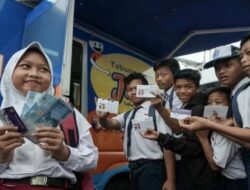 Cara Daftar BLT Anak Sekolah 2022, Ada Bantuan Rp4,4 Juta untuk Siswa SD, SMP, dan SMA