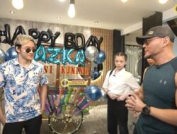 Azka Ulang Tahun, Deddy Corbuzier Kasih Kado Unik Gerobak Pedagang Kaki Lima