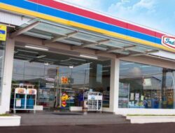 Ini Toh Alasan Kenapa Indomaret & Alfamart Selalu Berdekatan