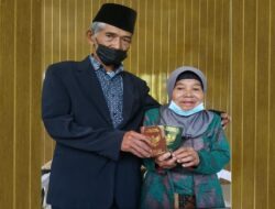 Tak Betah Menduda, Kakek 93 Tahun di Klaten Nikahi Nenek 71 Tahun