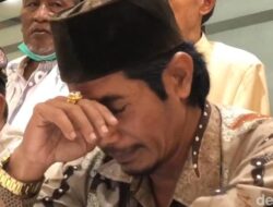 Satrio Piningit Si Pria yang Menikahi Domba Menangis Saat Bertobat